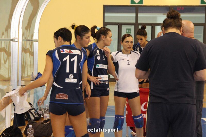 111030 volley 038_tn.jpg